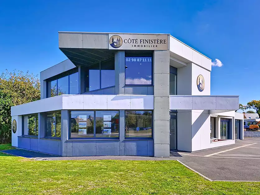 Bâtiment de l'agence Côté Finistère Immobilier - 1 rue Alfred Le Dilosquer, Pont-l'Abbé, Finistère